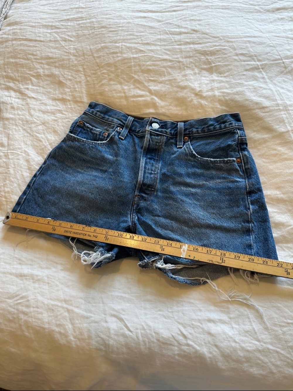 Levi’s 501 cutoff shorts size 29 - Picture 5 of 7
